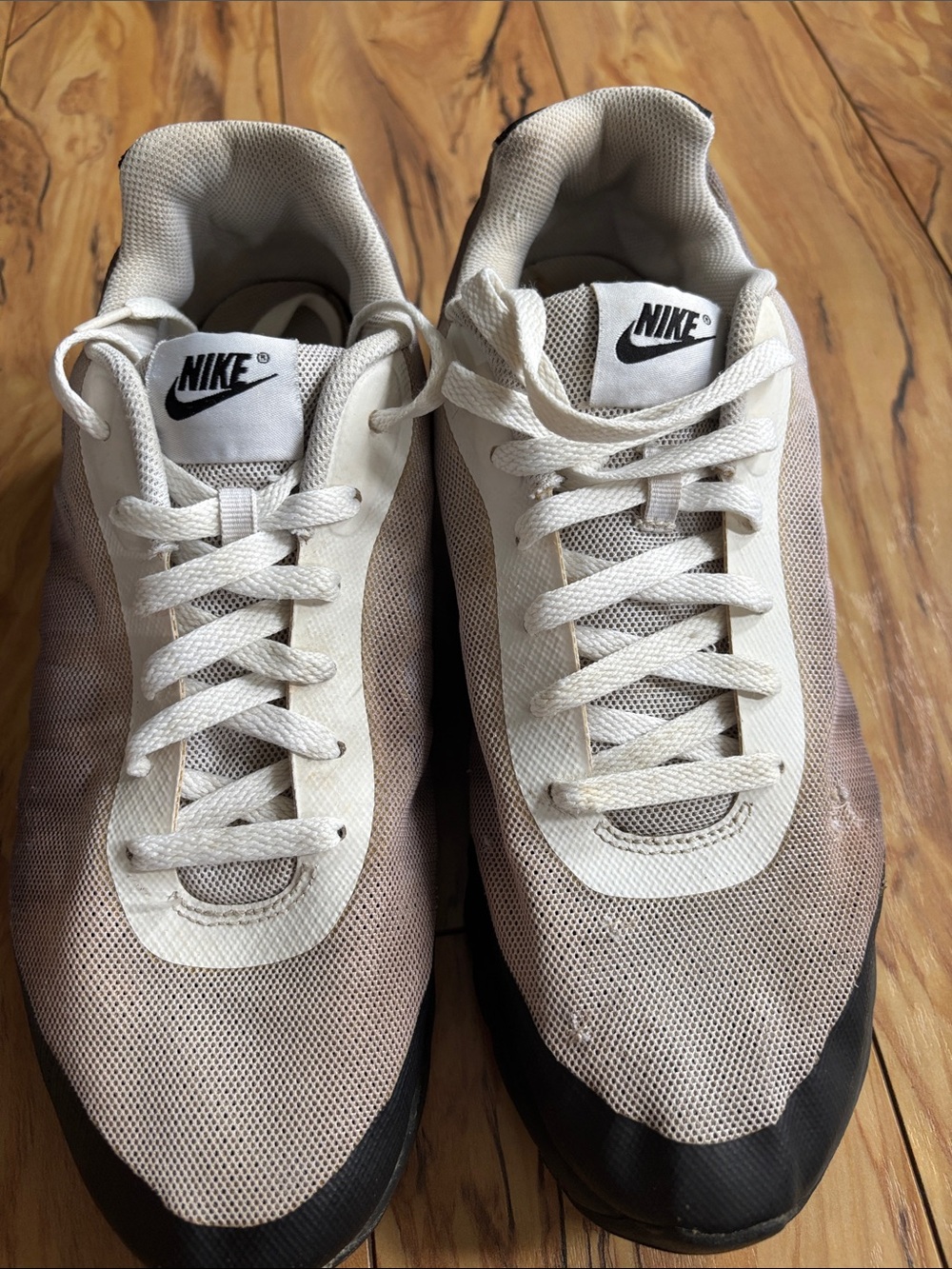 Nike Air Max in Grey and Black